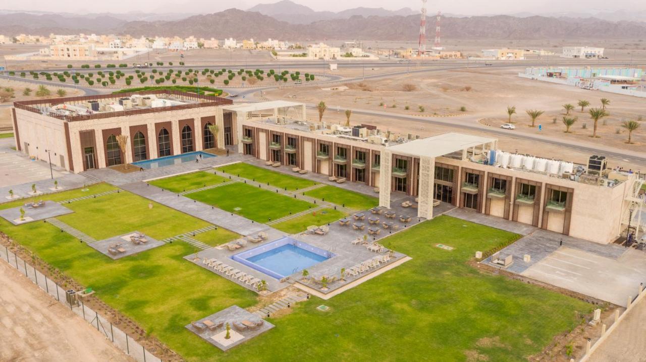 Hotel استراحة الفيحاء Al Feyhaa Resthouse à Samail Extérieur photo